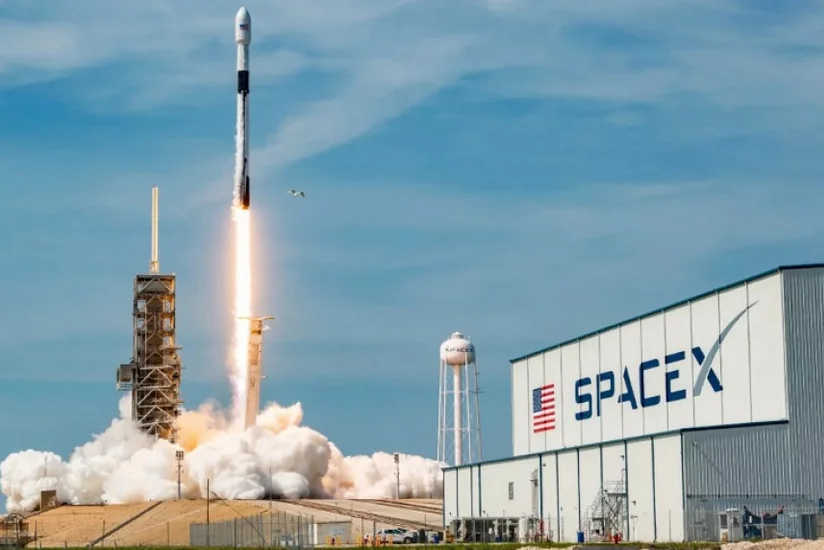 Компания SpaceX запустила ракету с 40 спутниками