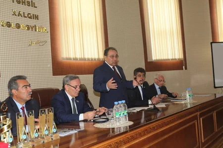 BDU-da festival qaliblərinin mükafatlandırılması mərasimi keçirilib