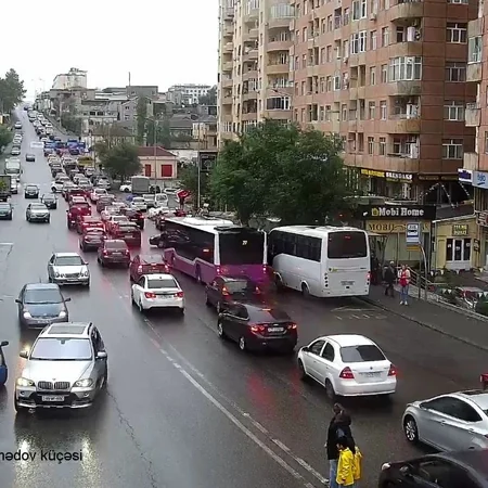 Bakının bir sıra yollarında tıxac yaranıb