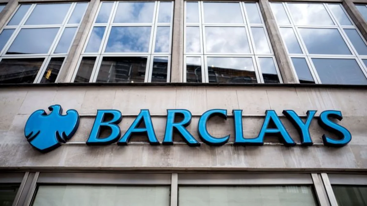 Böyük Britaniya bankı 100-ə yaxın vəzifəli şəxsi ixtisar edəcək