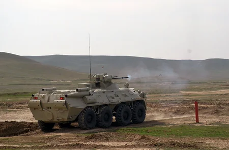Курсанты Высшего военного училища имени Гейдара Алиева выполняют практические задания - ВИДЕО