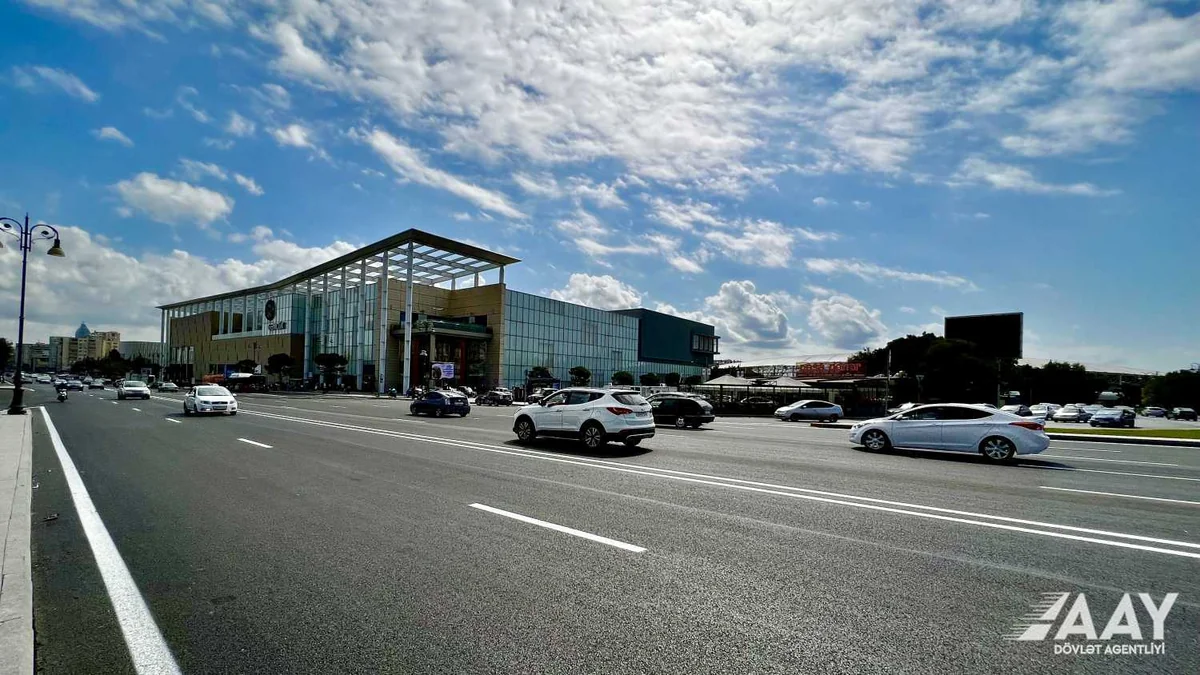 Bakının Fətəli xan Xoyski prospektində təmir yekunlaşıb