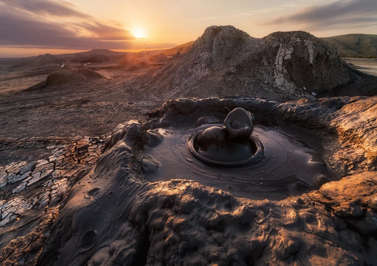 Azərbaycanda palçıq vulkanı püskürüb