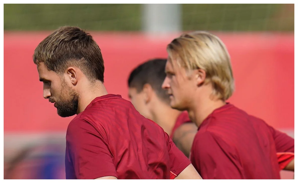 Sevilya iki transferi açıqlayıb