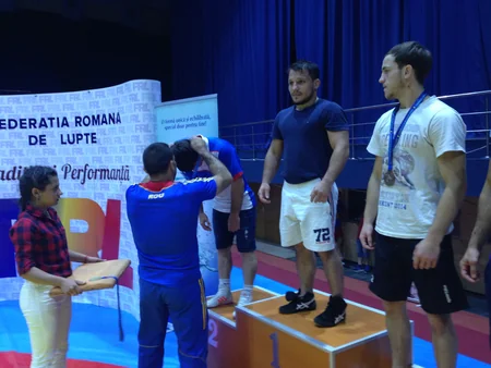 ​Rumıniyada güləş yarışında komandamız 3 medal qazanıb - FOTO