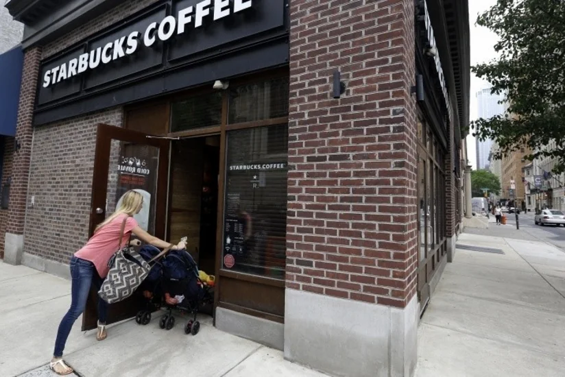Более 8 тыс. кофеен Starbucks закрылись в США для проведения инструктажа по толерантности
