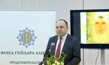 Moskvada azərbaycanlı rəssamın əsərlərindən ibarət “Fırça və söz ustası” adlı sərgi açılıb