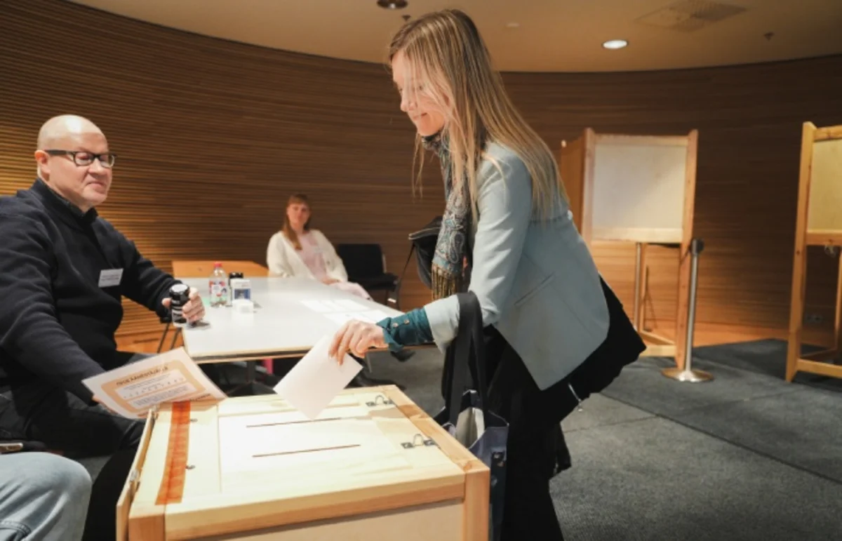 Finns go to the polls for presidential run-off amid tensions with Russia