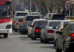 Bakıda ağır yol-nəqliyyat hadisəsi baş verib, tıxac yaranıb