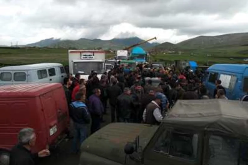 Ermənistanda fermerlər etiraz aksiyası keçirib