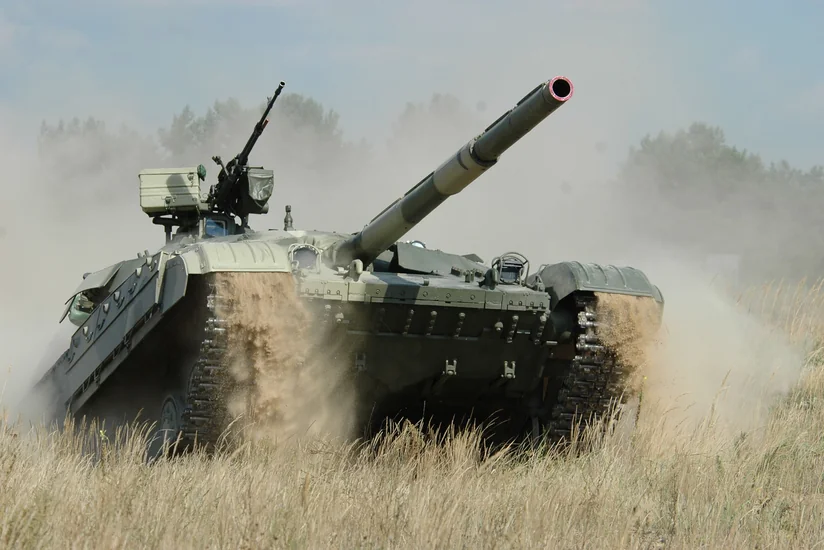 Rusiyanın Ermənistandakı hərbi bazasının tank ekipajları tank biatlonuna hazırlaşır