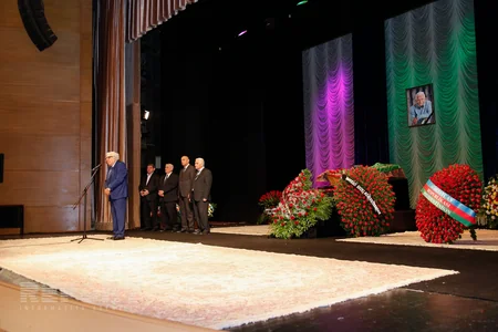 ​Məzara bənzəyir yaxşı insan... - FOTOREPORTAJ