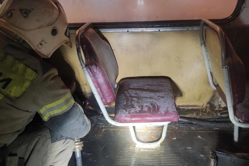 Samarada trolleybus yanıb, 25 sərnişin təxliyə olunub