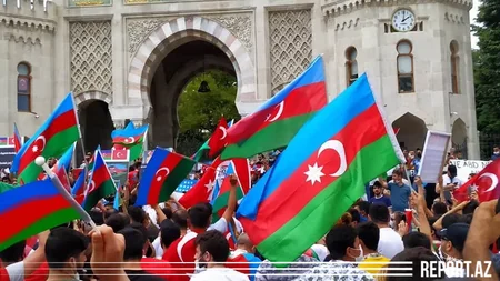 В Стамбуле прошла акция в поддержку Азербайджана 
