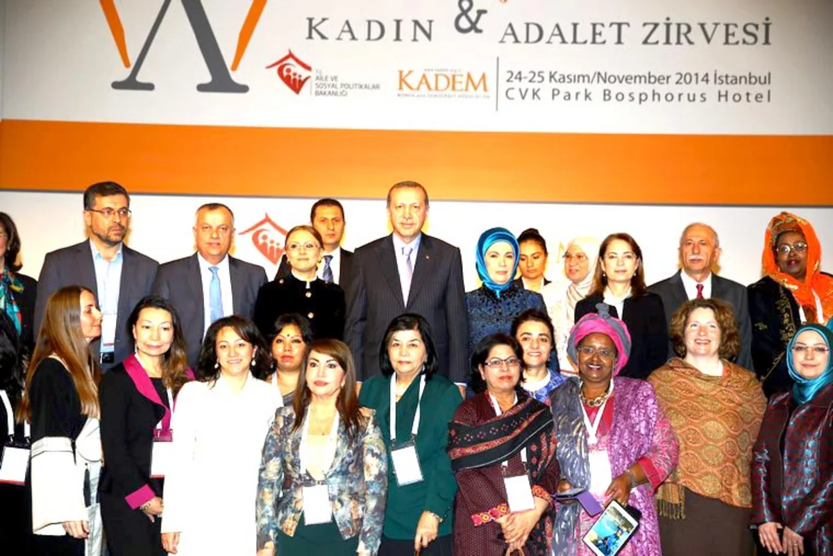 ​Azərbaycan nümayəndə heyəti beynəlxalq qadın sammitində iştirak edib