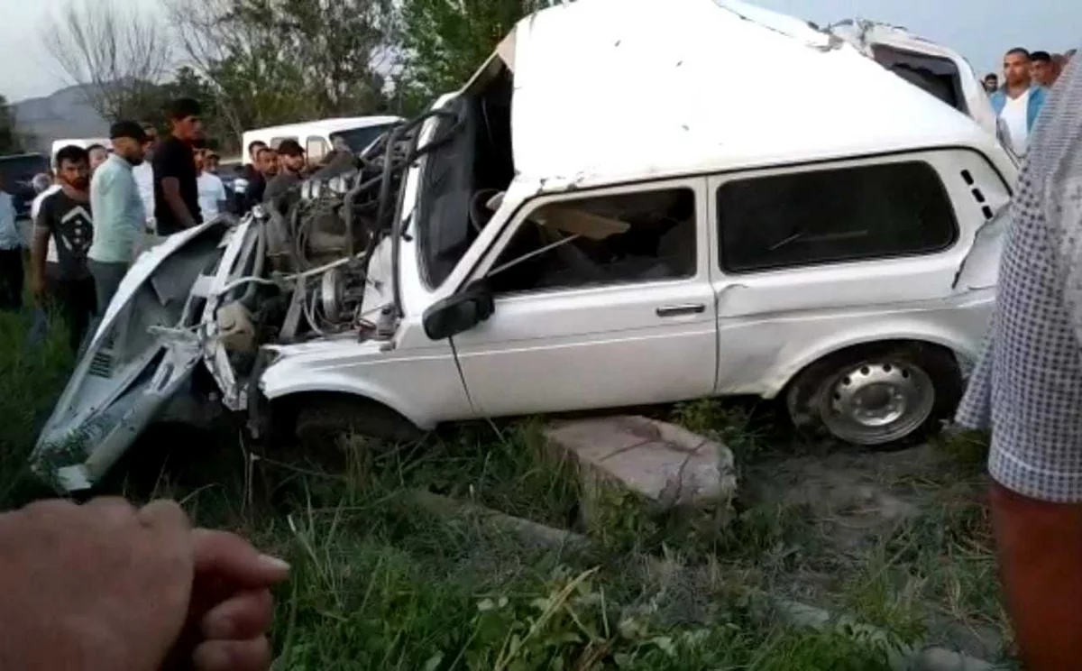 Ağdaşda avtomobil aşıb, sürücü ölüb - FOTO