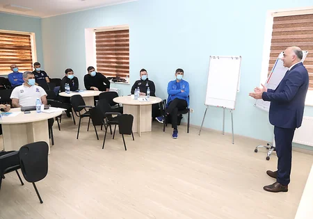 Qəbələ və Keşlənin baş məşqçiləri Pro kurslarına qatılıb