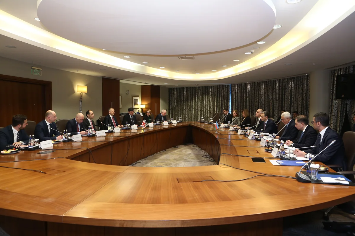 BTQ üzrə daşımaların həcminin daha da artırılması müzakirə olunub