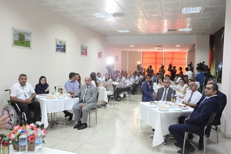 Səlim Müslümov jurnalistləri mükafatlandırıb