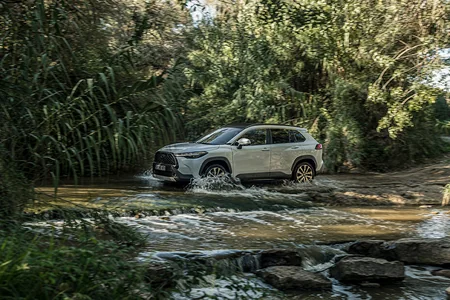 Qarşılayın! Yepyeni Toyota Corolla Cross