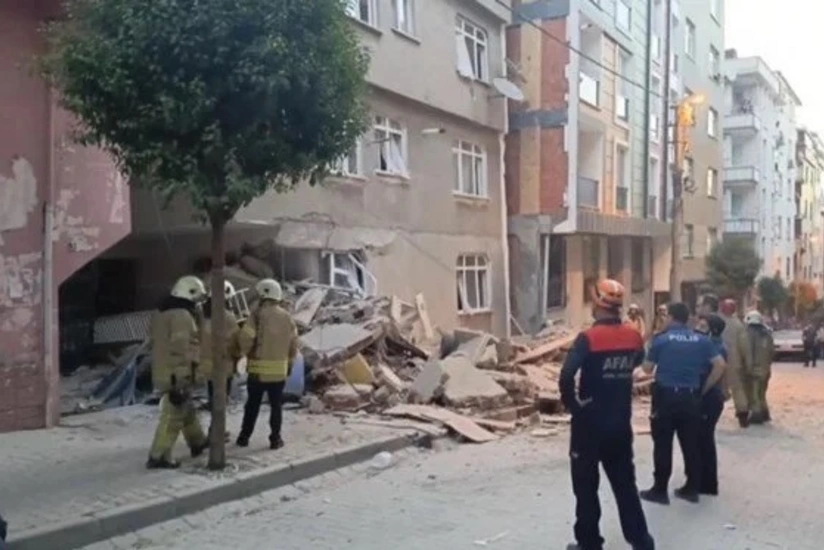 В Стамбуле частично обрушился 4-этажный дом