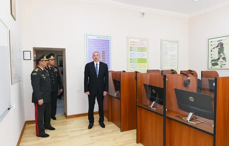 Prezident İlham Əliyev Cəmşid Naxçıvanski adına Hərbi Liseydə yenidənqurma işlərindən sonra yaradılan şəraitlə tanış olub - YENİLƏNİB - FOTO