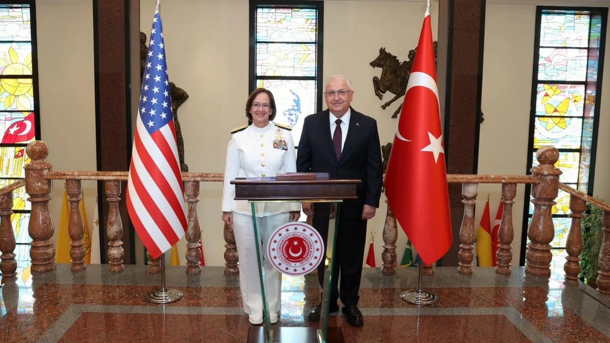 Türkiyənin milli müdafiə naziri ​​ABŞ HDQ-nin komandanı ilə görüşüb
