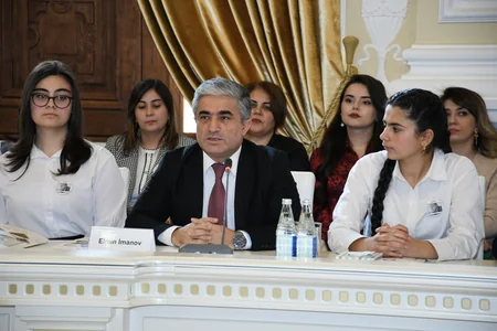Bakı məktəbliləri Heydər Əliyevlə bağlı kitab yazıb