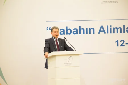Yuxarı sinif şagirdlərinə öz elmi nailiyyətlərini nümayiş etdirmək imkanı verilib