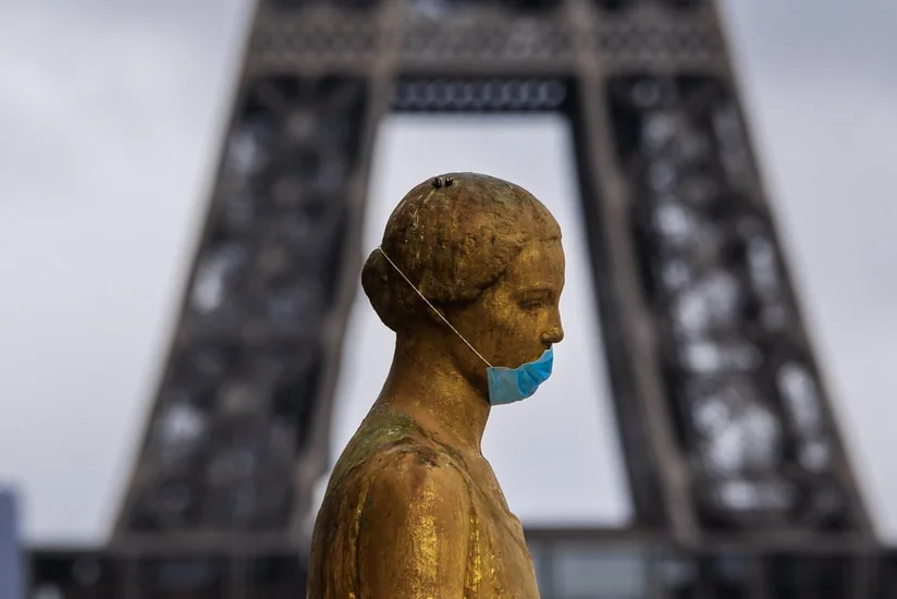 Во Франции ввели общенациональный карантин