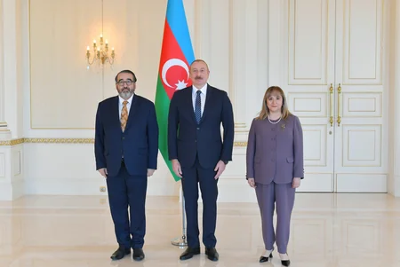 Perunun yeni səfiri etimadnaməsini Azərbaycan Prezidentinə təqdim edib - YENİLƏNİB