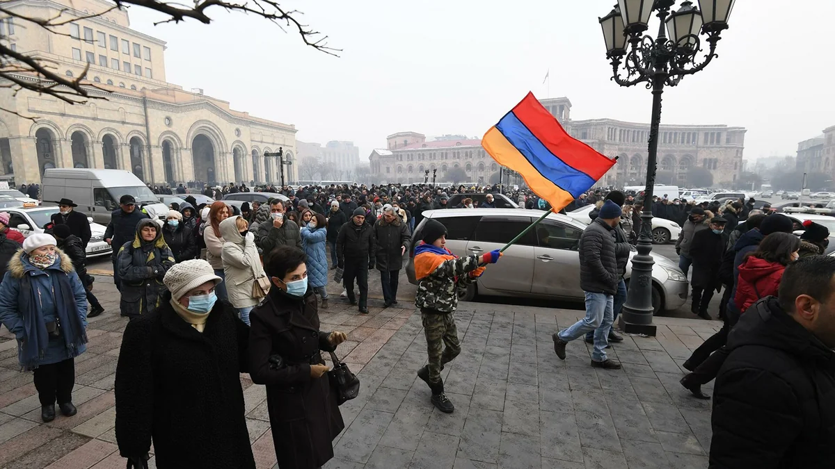 Armenians close streets demanding Pashinyan's resignation