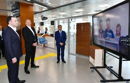 Prezident İlham Əliyev və Baş nazir İrakli Qaribaşvili Qəbələ regional “ASAN xidmət“ mərkəzində olublar