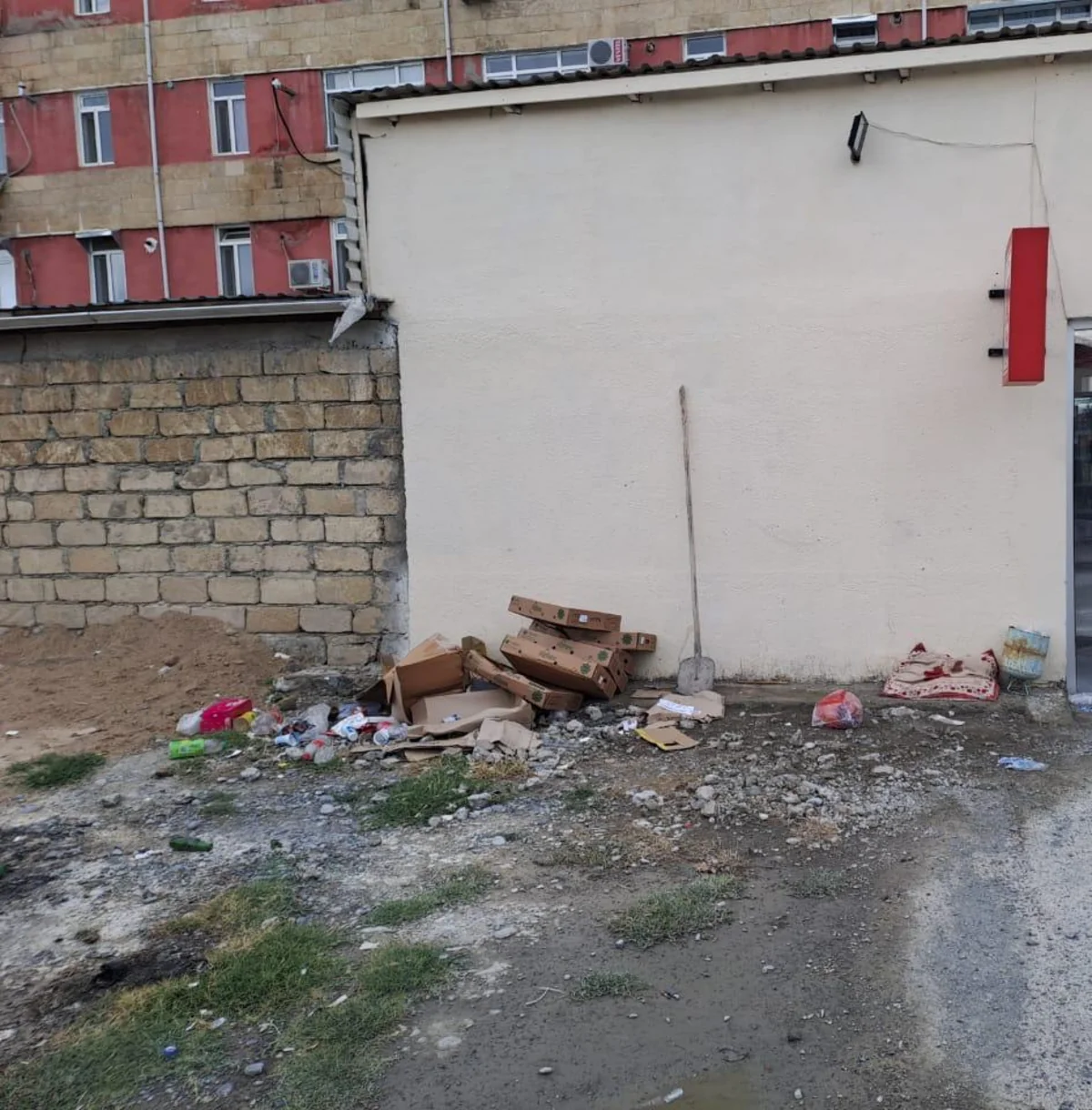 Göyçayda tullantıları urnalara atmayanlar cərimələnib