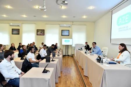 Nazir beynəlxalq turnirlərdə Azərbaycanı uğurla təmsil etmiş idmançılarla görüşüb