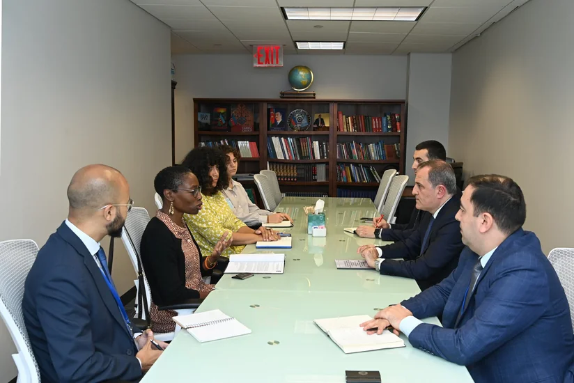 Jeyhun Bayramov meets with president of International Crisis Group