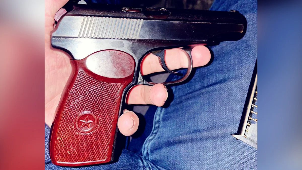 Sosial şəbəkələrdə cinayətkarlığı təbliğ edən və “Makarov” gəzdirən şəxs saxlanılıb
