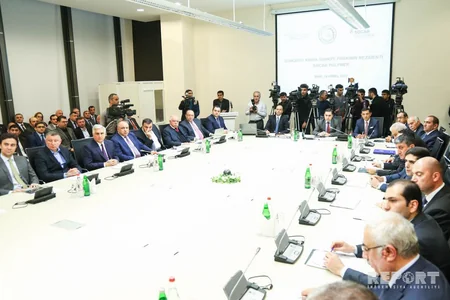 Rövnəq Abdullayev: Kimya sənayesinin inkişafı üçün böyük imkanlar var