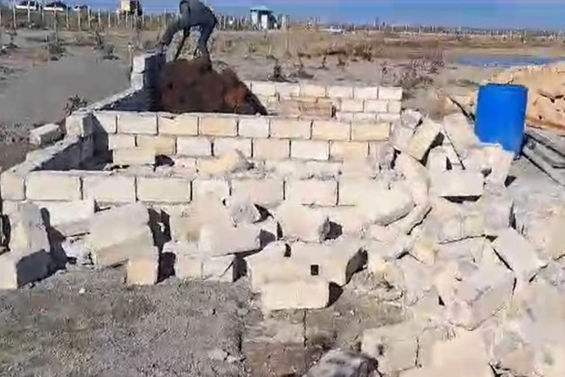 Kürdəmirdə qanunsuz tikili sökülüb