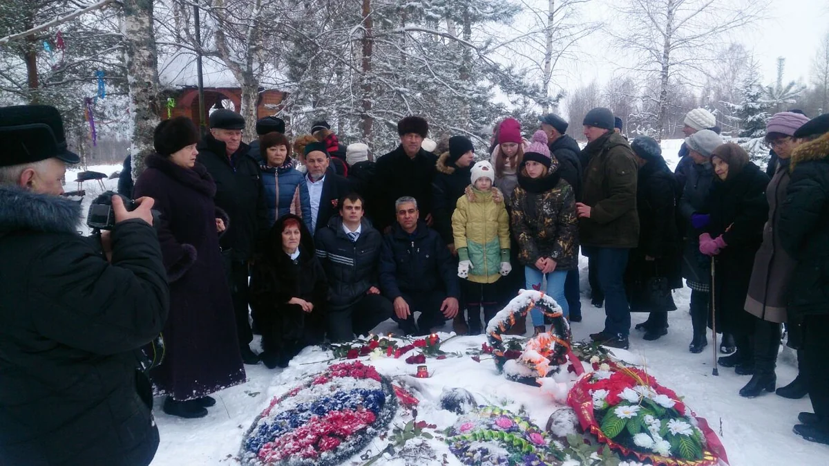 В Смоленске почтили память азербайджанского солдата, погибшего во время ВОВ