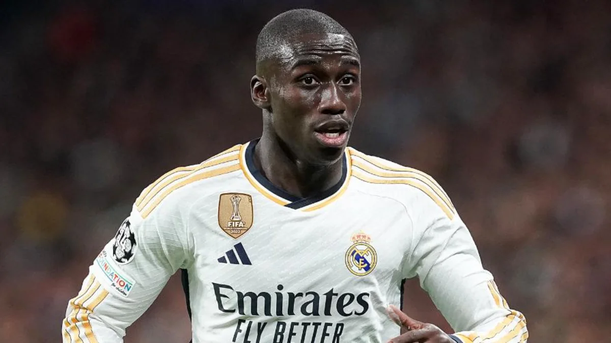 Real klubu fransalı futbolçusu ilə yeni müqavilə bağlayıb