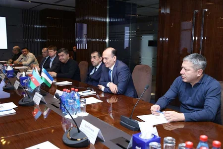 Azərbaycan və Özbəkistan tranzit daşımalarının artırılmasını istəyir