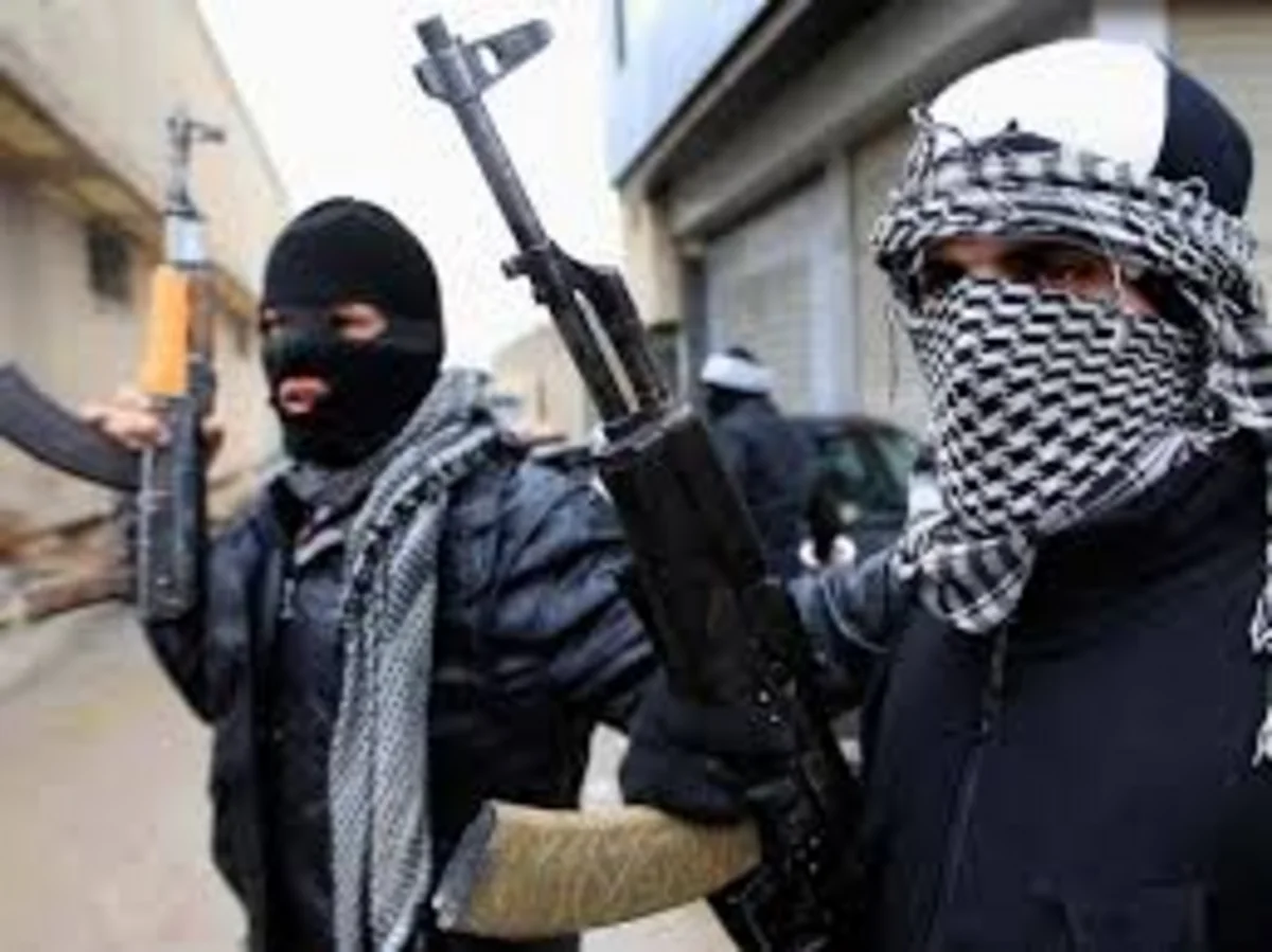 Türkiyədə PKK üzvləri polis əməkdaşlarına hücum edib