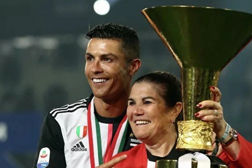 Ronaldunun anası xəstəxanadan evə buraxıldı