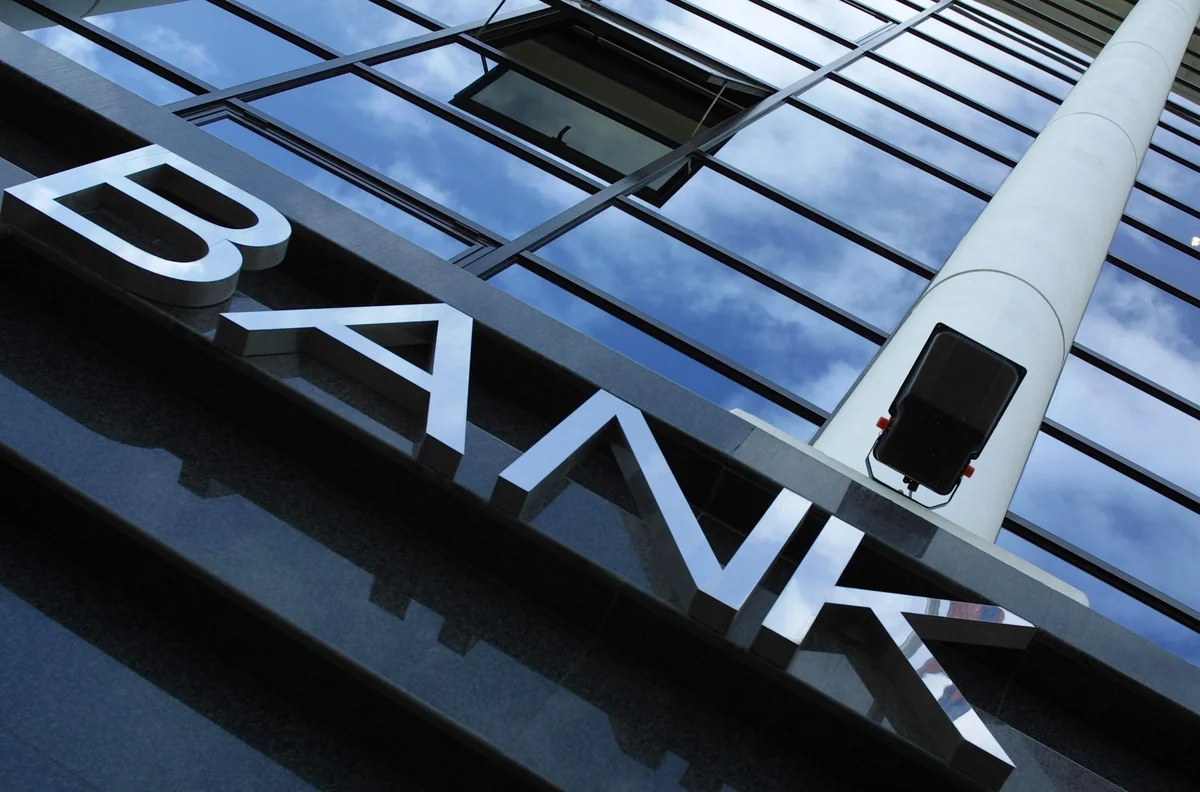 Moody's: Dollar loans decline in Azerbaijani banks