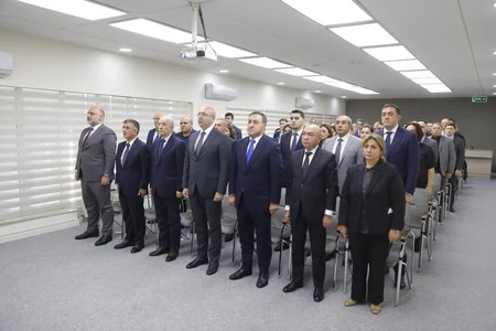Dövlət Şəhərsalma və Arxitektura Komitəsində Xocalı soyqırımı qurbanlarının xatirəsi anılıb