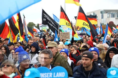Almaniyada Rusiyaya qarşı sanksiyalar əleyhinə aksiya keçirilib