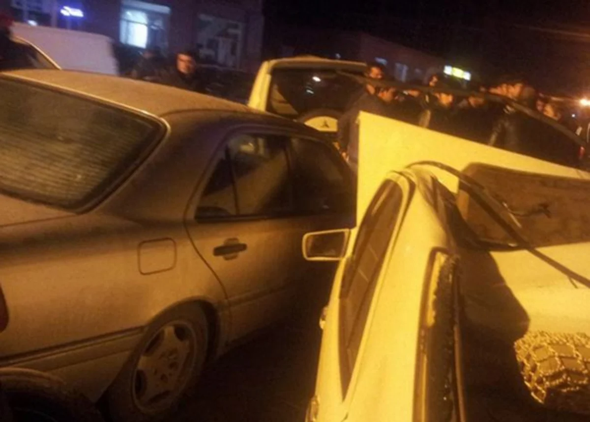 Gəncədə zəncirvari qəza baş verib, 2 nəfər xəsarət alıb