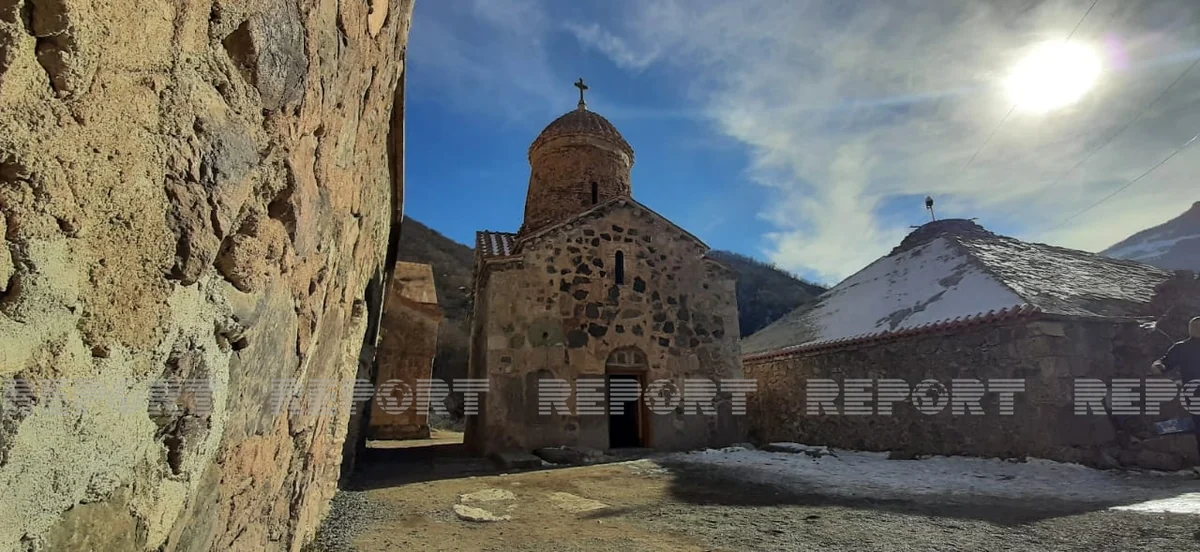 Murov dağından Kəlbəcərə, Xudavəng monastırına səyahət