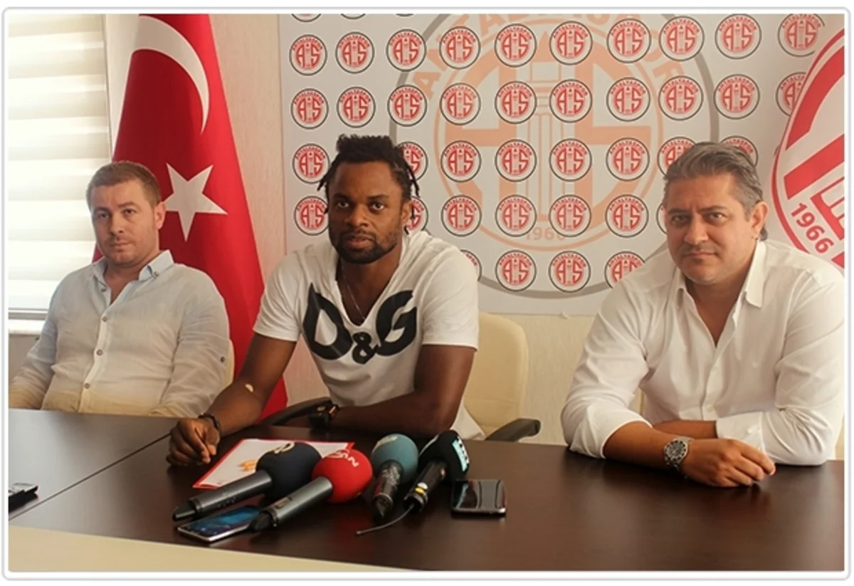 ​Xəzər Lənkəranın sabiq futbolçusu Antalyasporla müqavilə bağlayıb